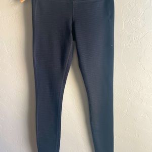 XS black ATHLETA ankle leggings